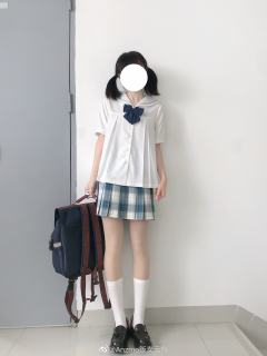 小铃葉中·衬衫-资料图