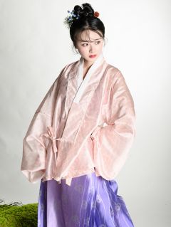泠纷-资料图