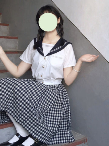 小灰 水手服