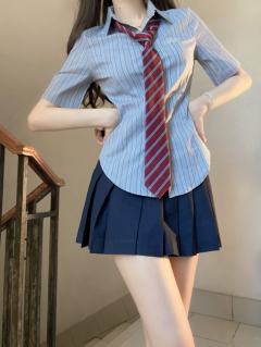 条纹收腰短袖衬衣-资料图