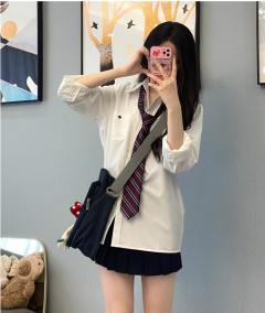纯色衬衫-资料图