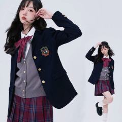 三粒扣西服-资料图