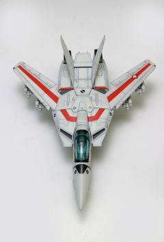 VF-1J 女武神（一条辉专用机）Fighter mode-资料图