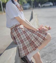 秋女子-资料图