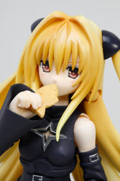 SHF 金色暗影-资料图