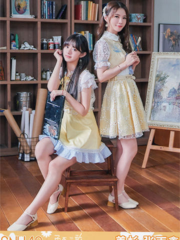 姜杉&张雨鑫 勇不勇敢月别合照