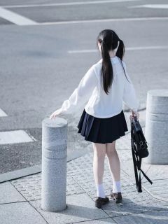 小安娜·衬衫-资料图