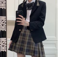 布朗茶茶·西服-资料图