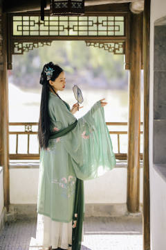灵仙花·大袖-资料图