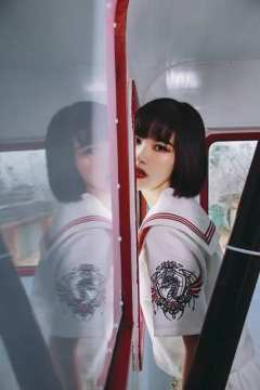 喷火龙·水手服-资料图