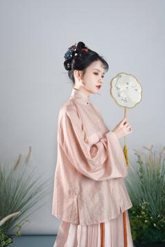天丝暗纹提花立领短衫-资料图