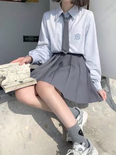 小沥高·衬衫-资料图