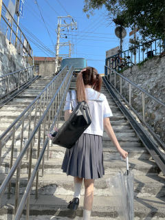 鹤叶中·水手服-资料图