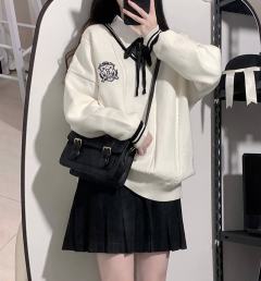 学院风毛衣-资料图