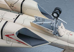 YF-19 勇 戴逊-资料图