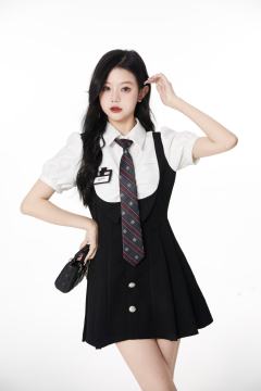 美式制服-资料图