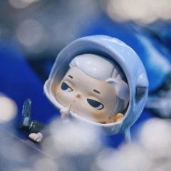 鲸鱼潜水员-资料图