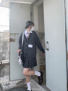 碳碳开衫-资料图