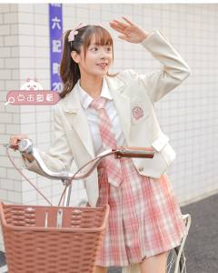 小鹿兔-资料图