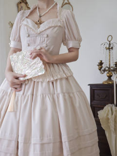 玫瑰骑士-资料图