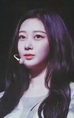 洛杉矶场周 梨
