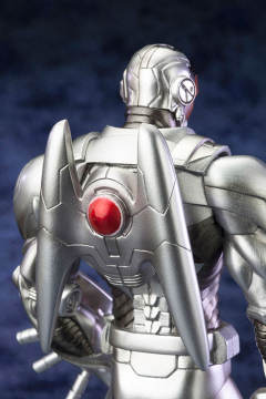 DC Comics New 52 ARTFX+ 赛博格-资料图