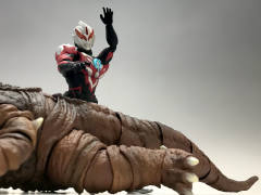 SHF 欧布奥特曼 暗耀形态-资料图