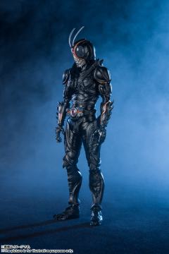 SHF 假面骑士Black Sun 日亚限定款（含台座）-资料图