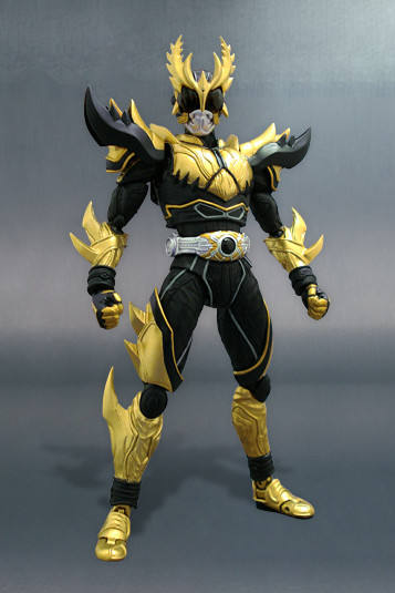 SHF 假面骑士 Kuuga Rising Ultimate Form Black Eyes ver.