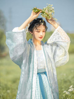 初夏的小雏菊-资料图