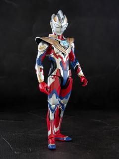 SHF 泽塔奥特曼 伽马未来形态-资料图