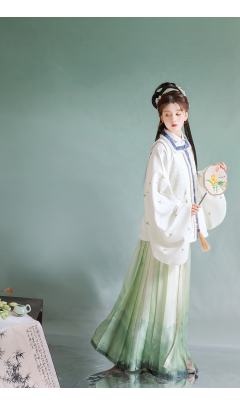 晴山月-资料图