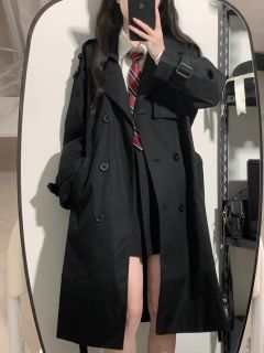 英伦风大衣-资料图