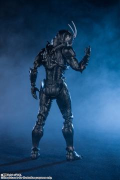 SHF 假面骑士Black Sun 日亚限定款（含台座）-资料图