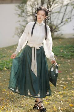 汉元素改良日常立领衬衫-资料图