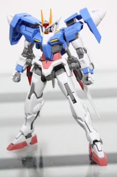 HG00 GN-0000+GNR-010 00强化模组 GN-0000 00高达 GNR-010 0强化战机 设计师配色 Ver.-资料图