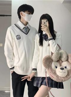 学院风毛衣-资料图