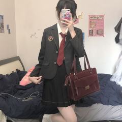 都岩中·韩式制服-资料图