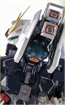 RX-93 ν高达 -资料图