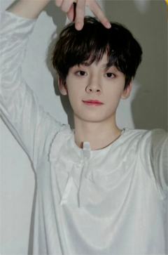 幕布之后 航 A组证件照