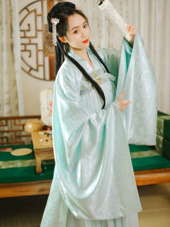 虞美人-资料图