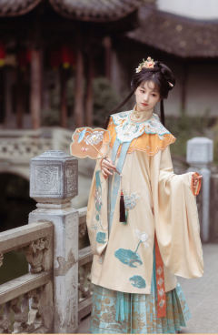 清莲子裳-资料图