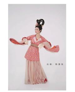 仿唐乐舞陶女俑服饰