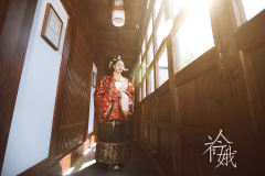 万福升隆百婴嬉戏图百子衣-资料图