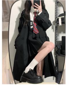 英伦风大衣-资料图