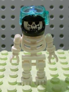 Skeleton with Evil Skull, Black Aquaraiders II Helmet (Squid Victim)