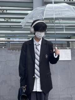 畈知高·西服-资料图