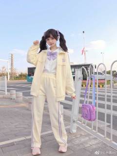 软萌兔联名运动服-资料图