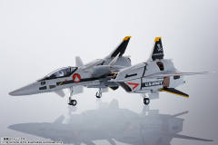 VF-4G 闪电三式(Roy Focker Custom)-资料图