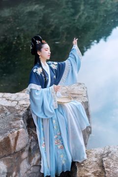 国色-资料图